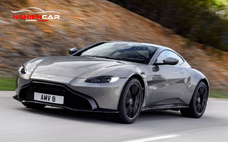 Aston Martin V8 Vantage 2021
