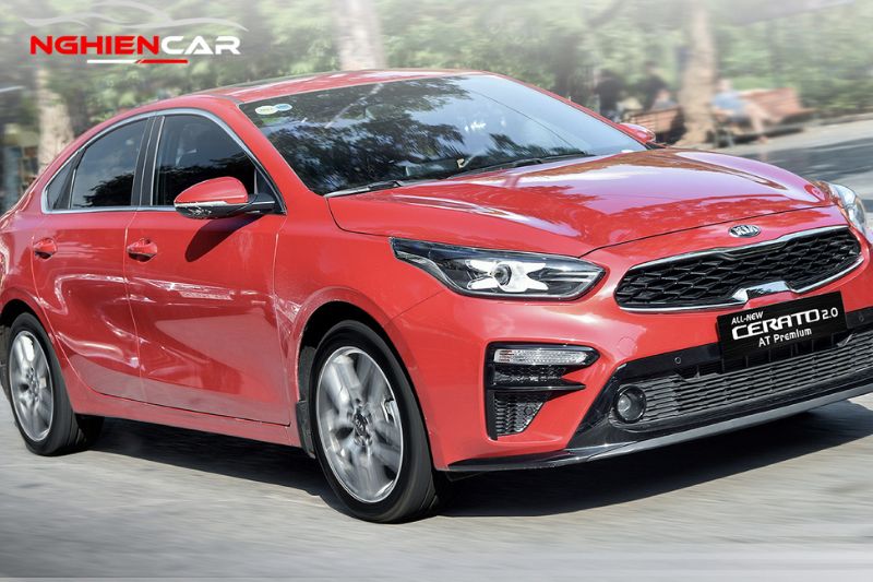 So sánh giá bán của Kia Cerato và Mazda 3