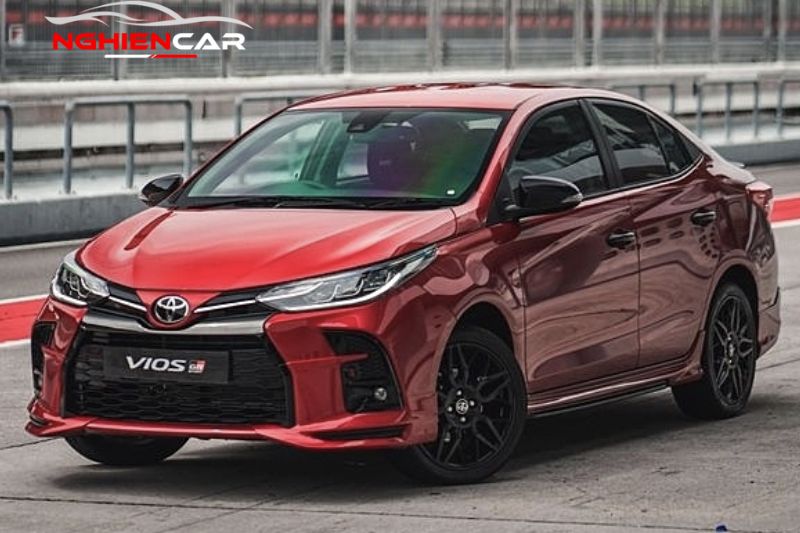 Thân xe của Kia Cerato và Toyota Vios