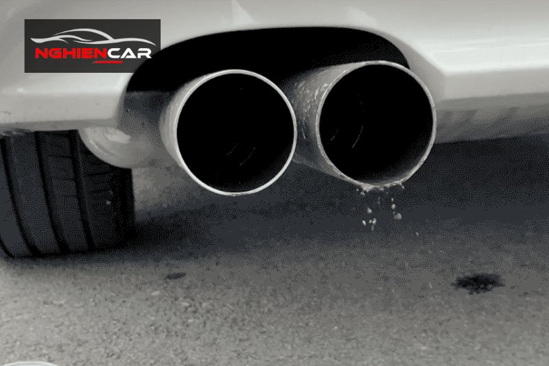 Nguyên nhân ống xả ô tô có nước